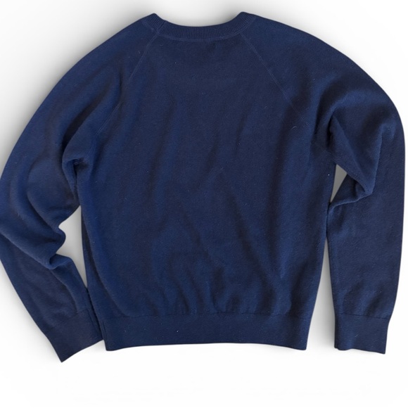 QUINCE Mongolian Cashmere Crewneck Sweater in True Navy (M) - Picture 5 of 8